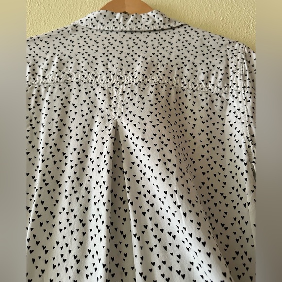 Beachlunchlounge White Top with Black Hearts - Picture 4 of 9